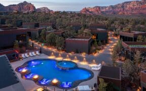 Aerial view of Ambiente Sedona Hotel's atriums, pool and Forty1 restaurant.